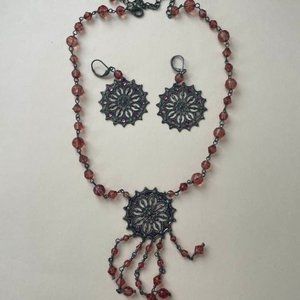 Necklace & earring set